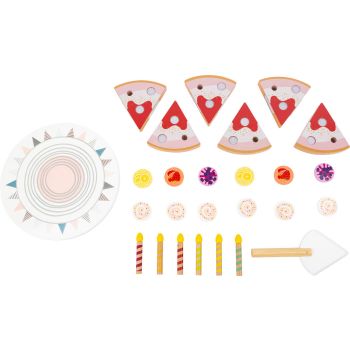 Torta di compleanno da tagliare con candeline